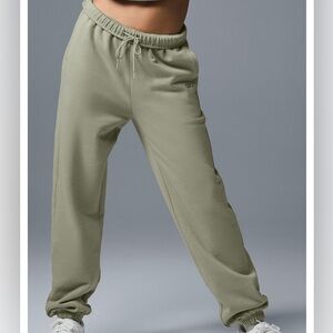 ALO Yoga Accolade Sweatpants